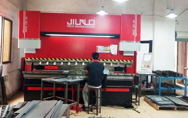 四達(dá)鈑金數(shù)控折彎?rùn)C(jī)